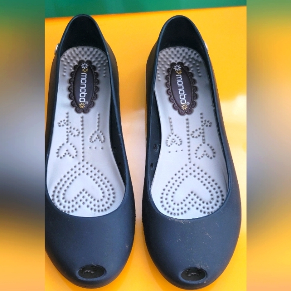 MONOBO SANDALS